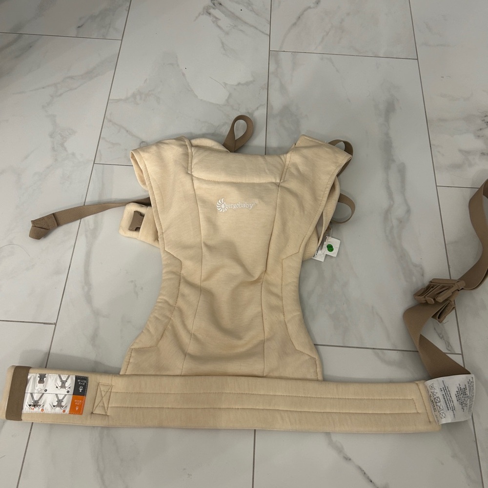 Ergobaby Carrier in Beige